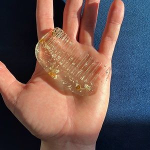 URBAN OUTFITTERS | Comb Decor Powder Room